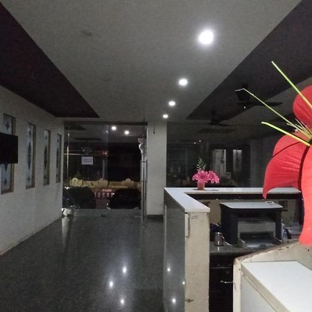 Hotel Jaidharshini Palace Kumbakonam Bagian luar foto