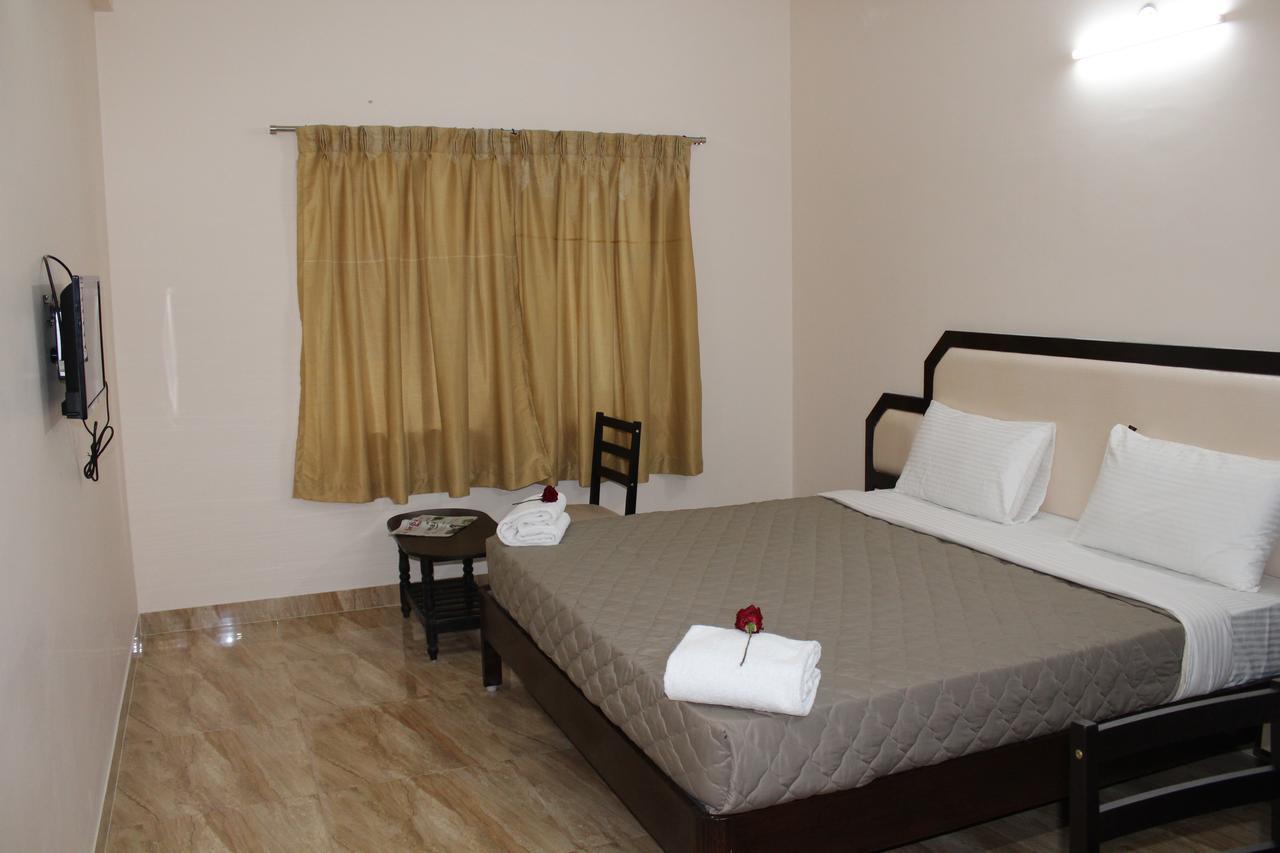 Hotel Jaidharshini Palace Kumbakonam Bagian luar foto