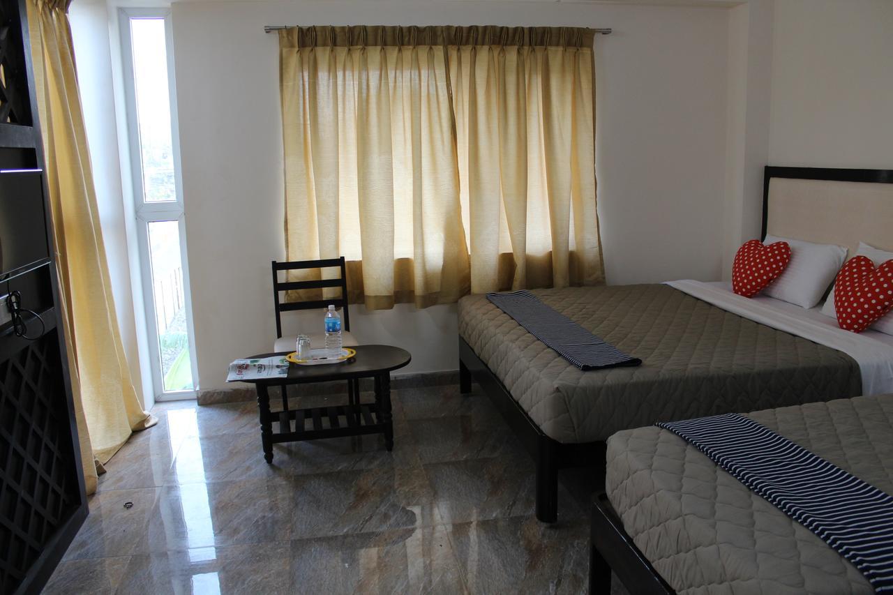 Hotel Jaidharshini Palace Kumbakonam Bagian luar foto