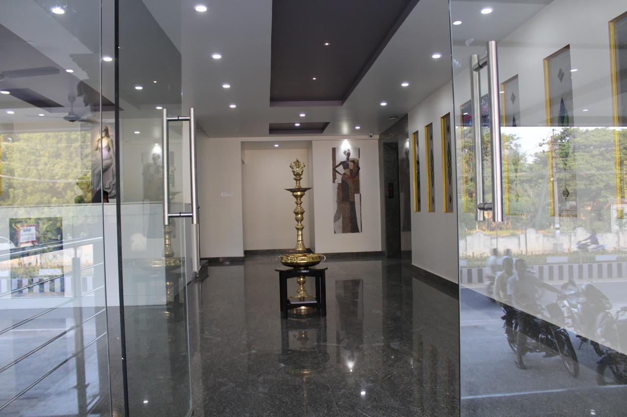Hotel Jaidharshini Palace Kumbakonam Bagian luar foto